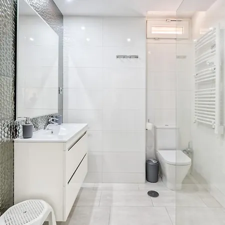 Wintowinrentals Relax & Frontal Sea View In Apartment