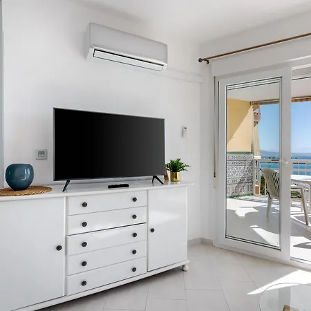 Apartment Wintowinrentals Relax & Frontal Sea View In *